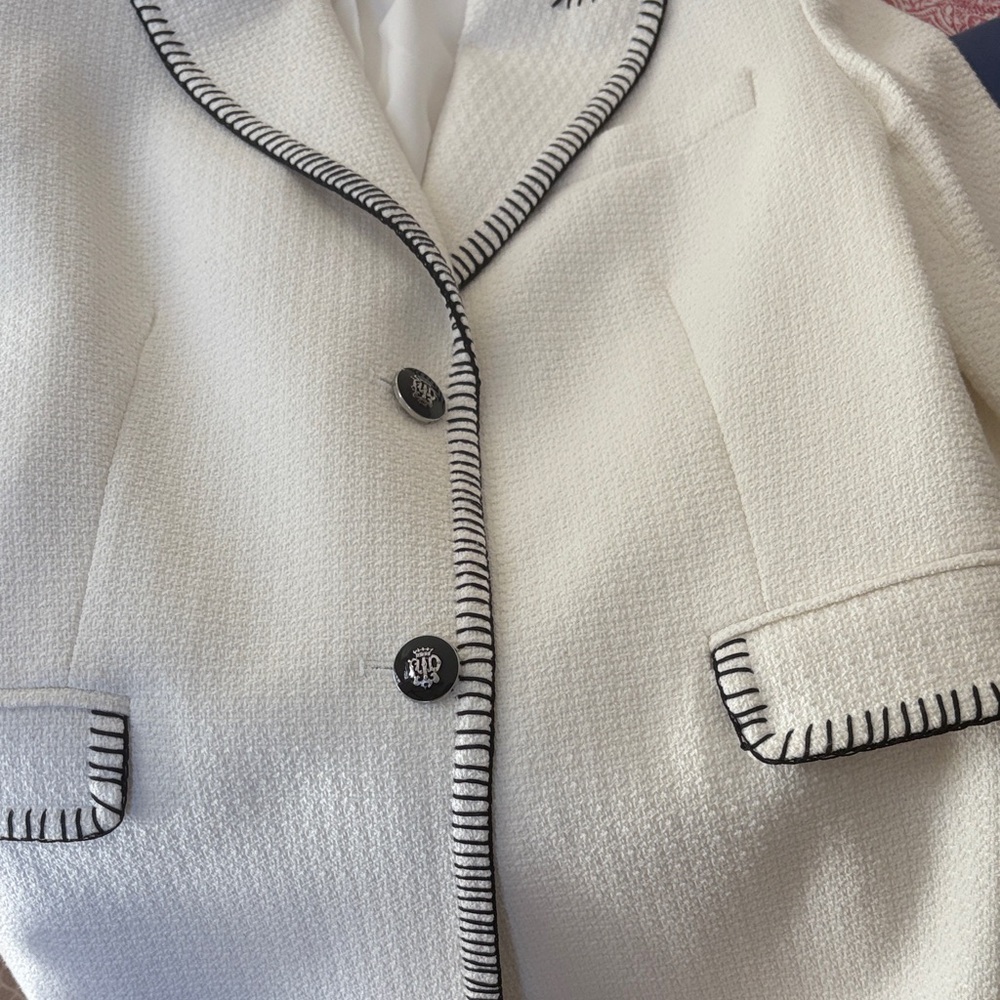 Elie Tahari Cream Blazer with Black Stitching - Picture 4 of 5